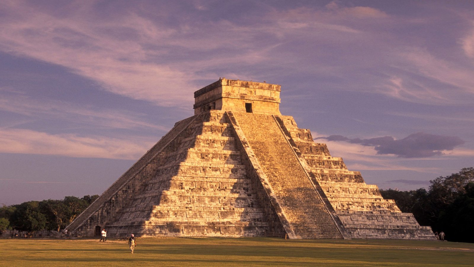 Pyramid of Chichen Itza in Mexico