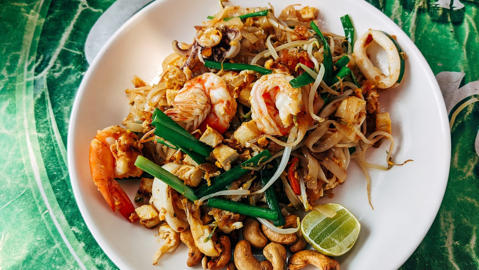 Pad Thai in White Ceramic Plate